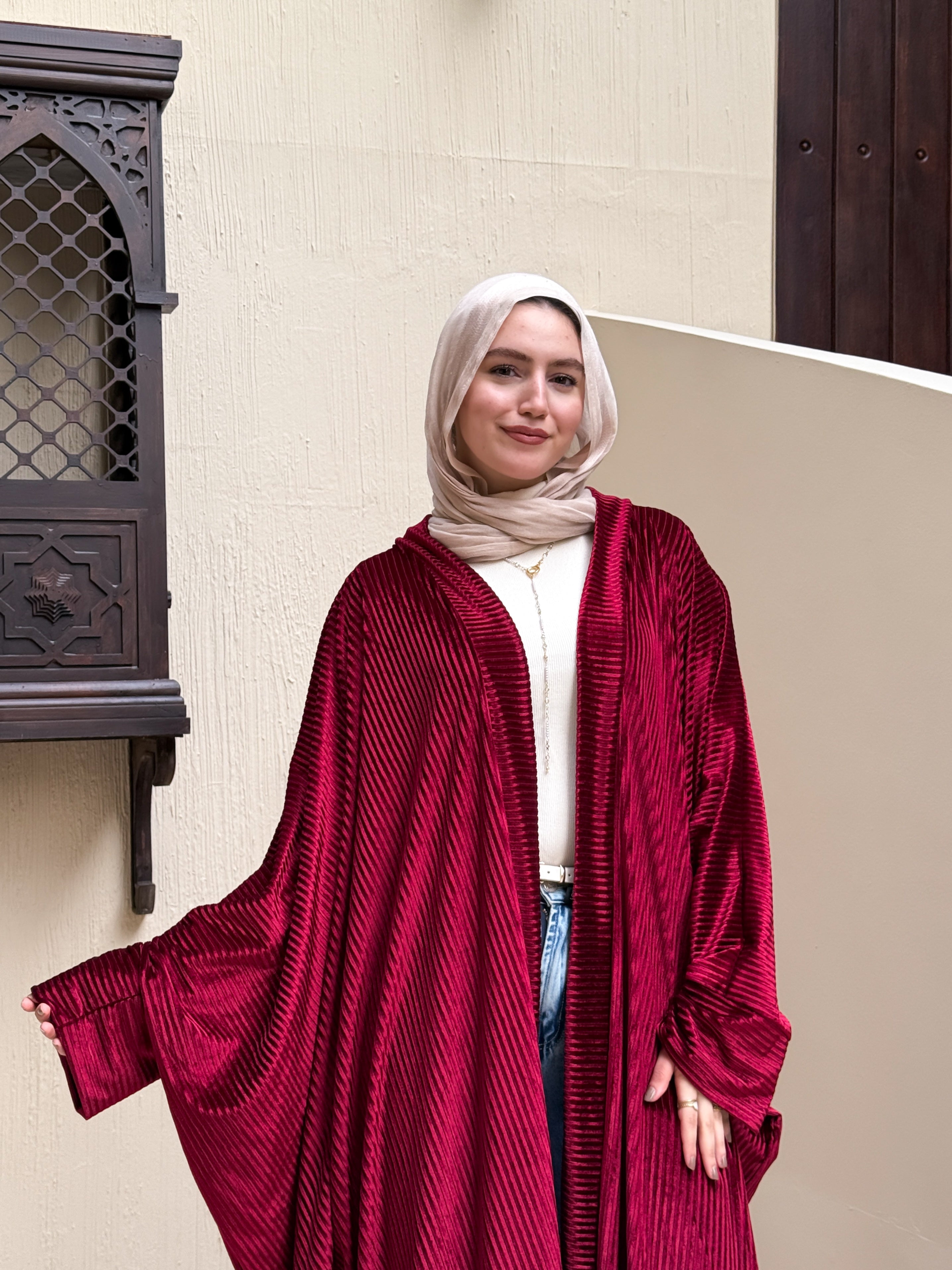 قفطان روح🤍 Burgundy المقاس وان سايز يلبس من 60 حتي 120 كيلو