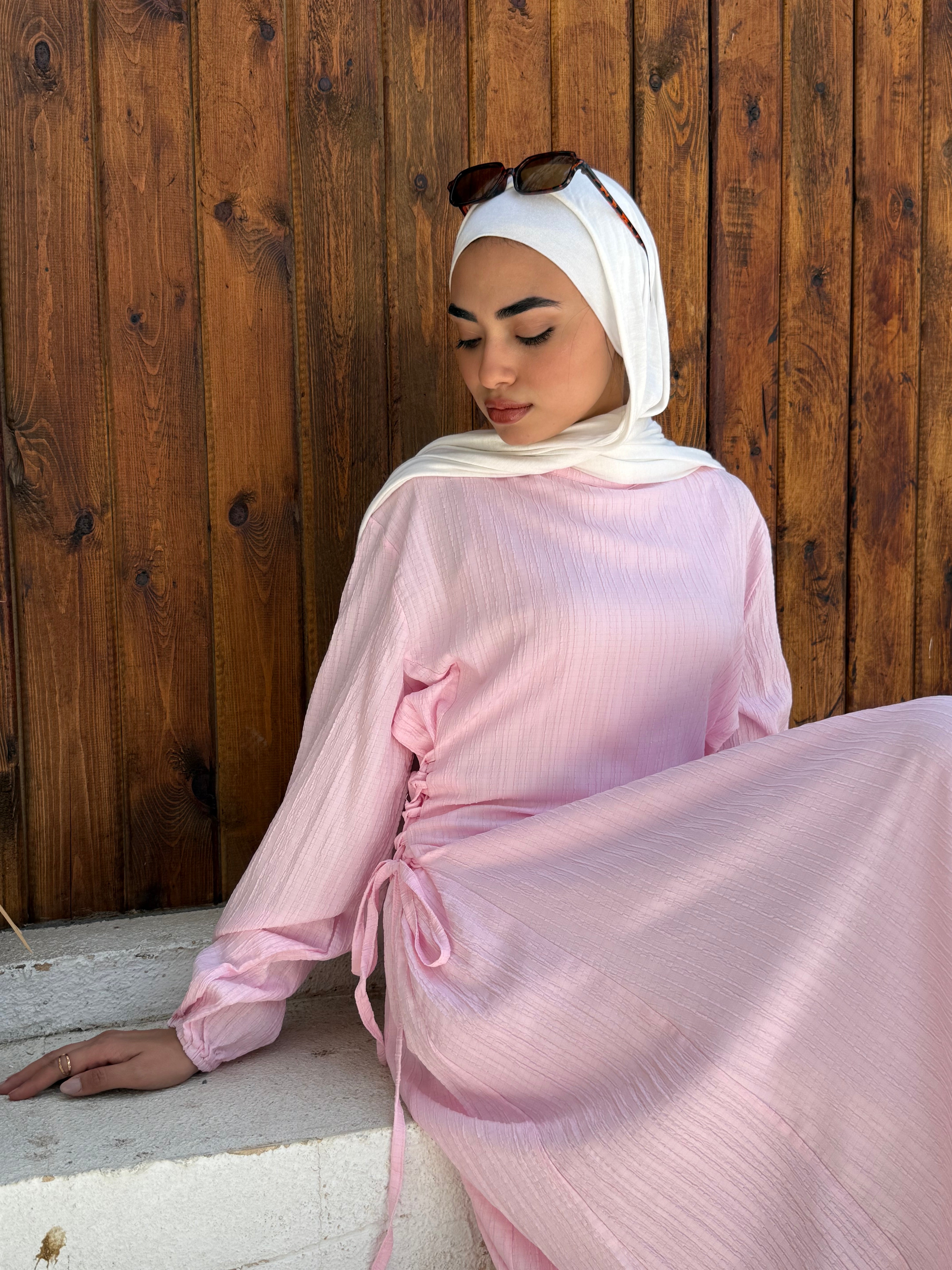 فستان بيزك برباط Pink المقاس الثاني ( medium ) يلبس من 65 حتي 75 كيلو