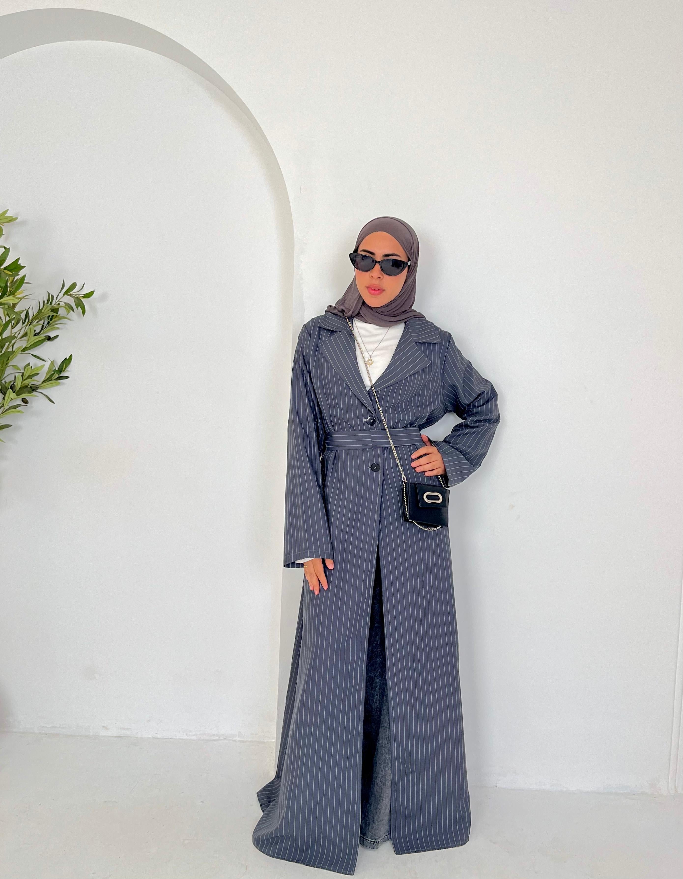 Classic Dress Grey مقاس اول: من 55 ل 75 كيلو