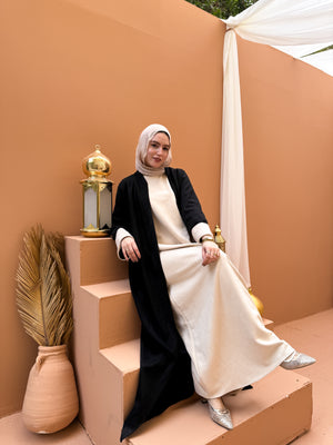 عباية " نور " من InSeason🌛 Black ▫️ المقاس الثاني: من 75 لـ 95 كيلو