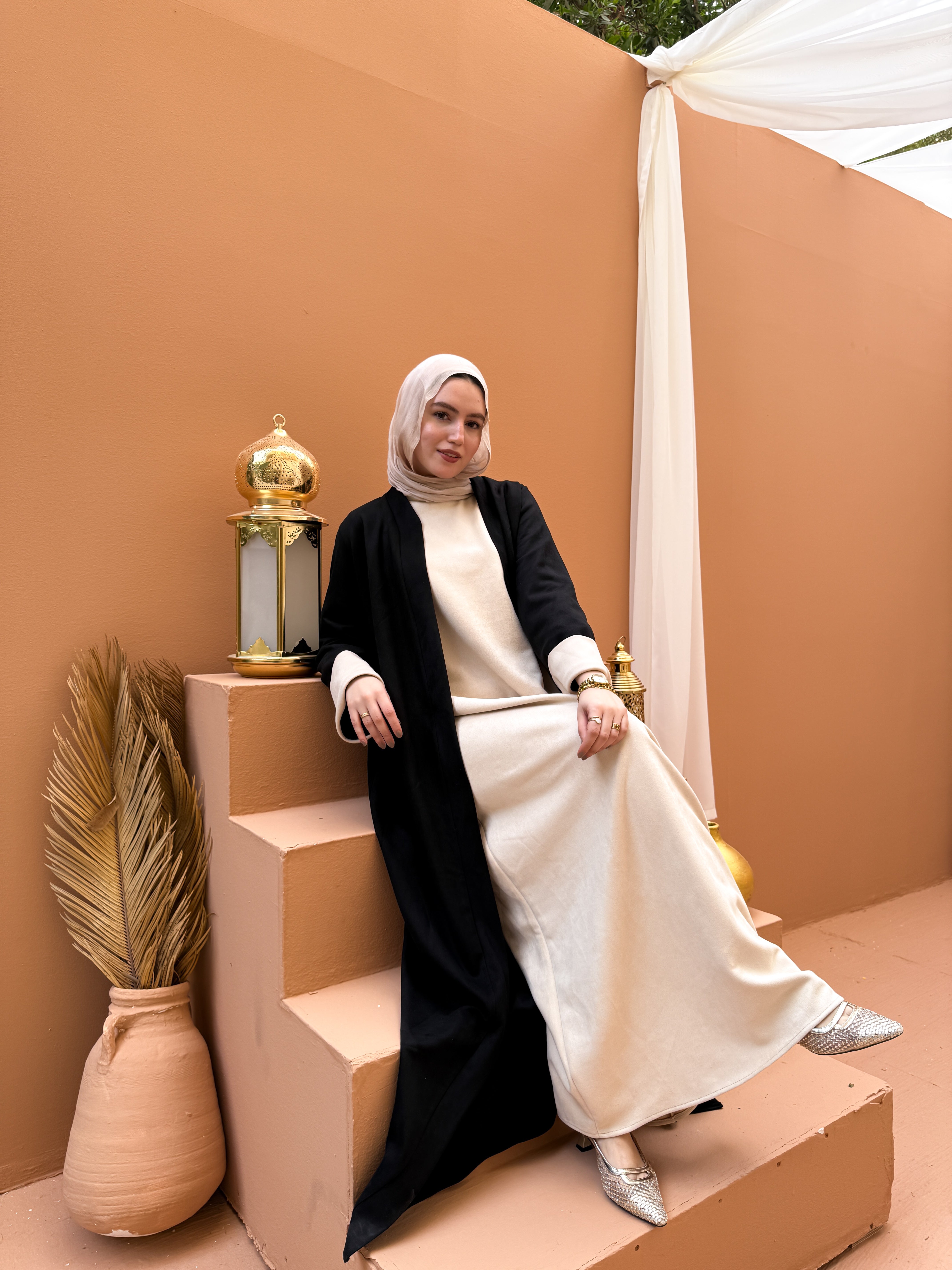 عباية " نور " من InSeason🌛 Black ▫️ المقاس الثاني: من 75 لـ 95 كيلو