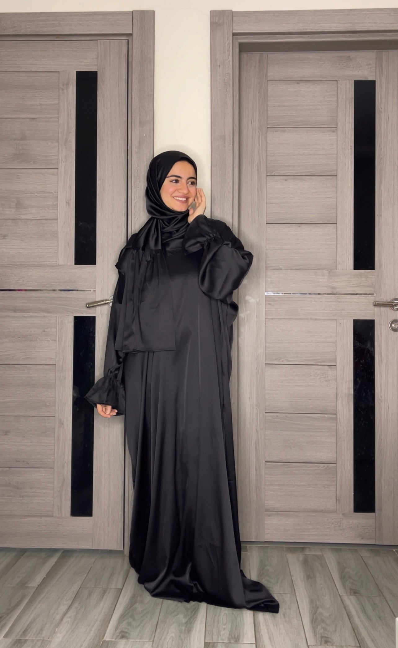 Misk Isdal Black المقاس : وان سايز من 55 كيلو حتي 100 كيلو