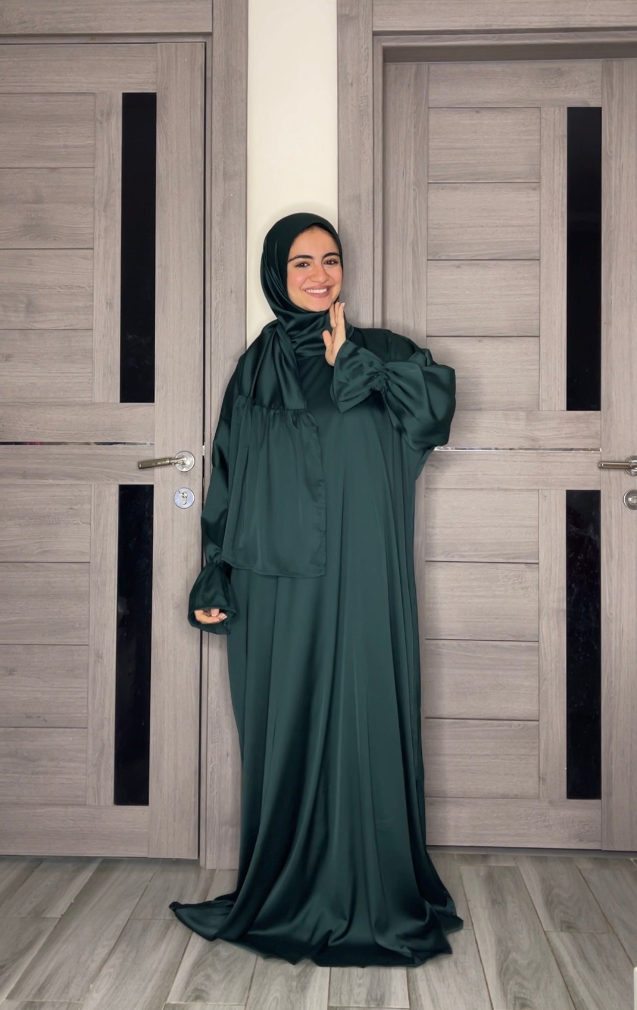 Misk Isdal Dark green المقاس : وان سايز من 55 كيلو حتي 100 كيلو