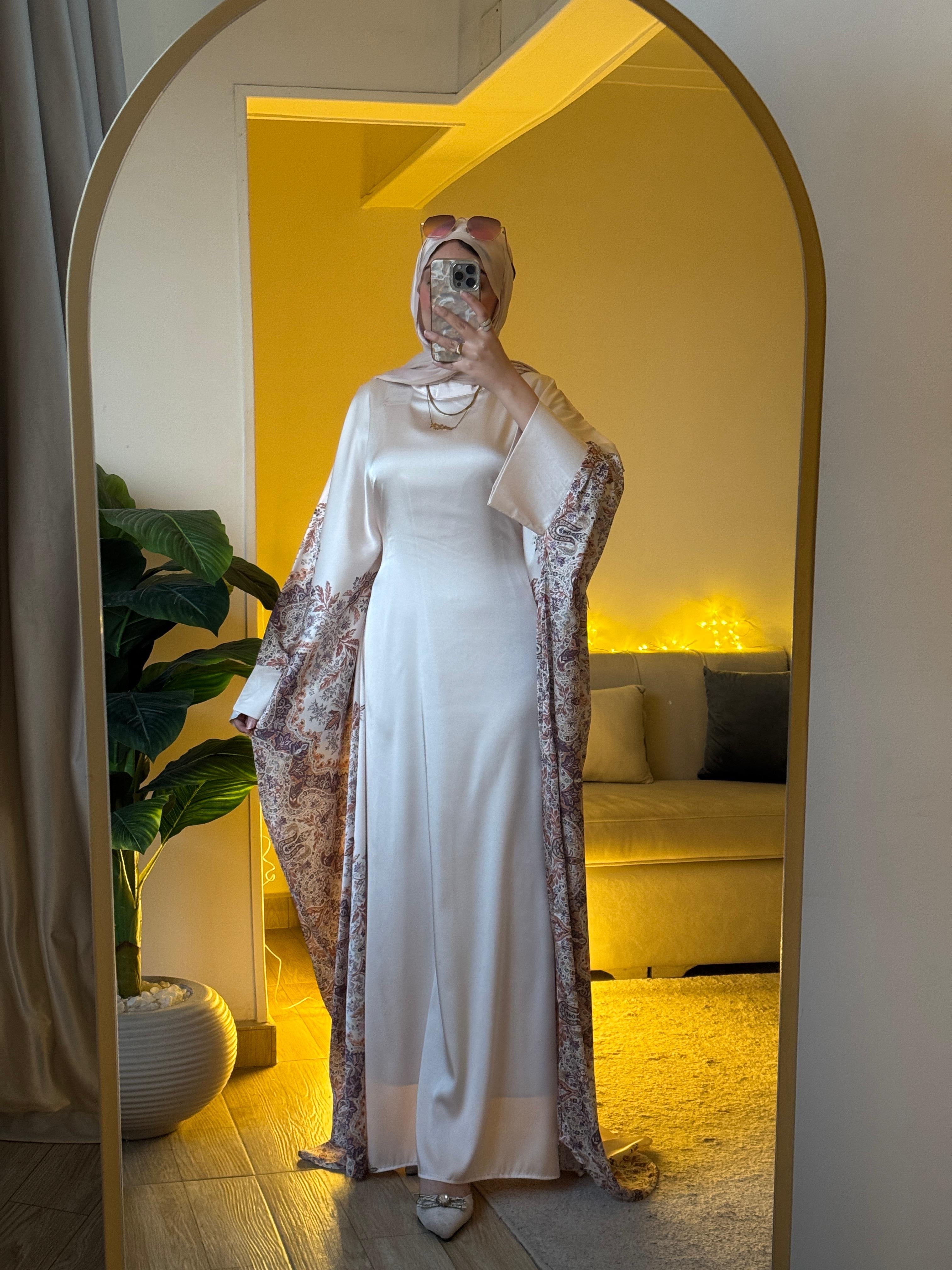 Layalina Abaya Beige المقاس : وان سايز من 50 كيلو 100 كيلو