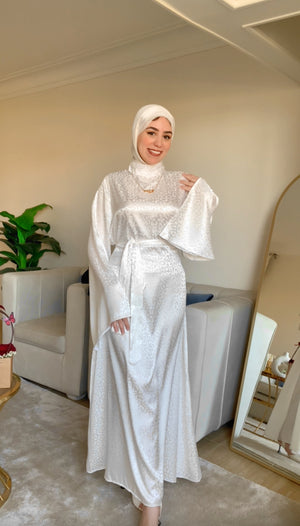 Jaquard Soirée Dress White المقاس الثاني ( يلبس من 75 كيلو حتي 90 كيلو )