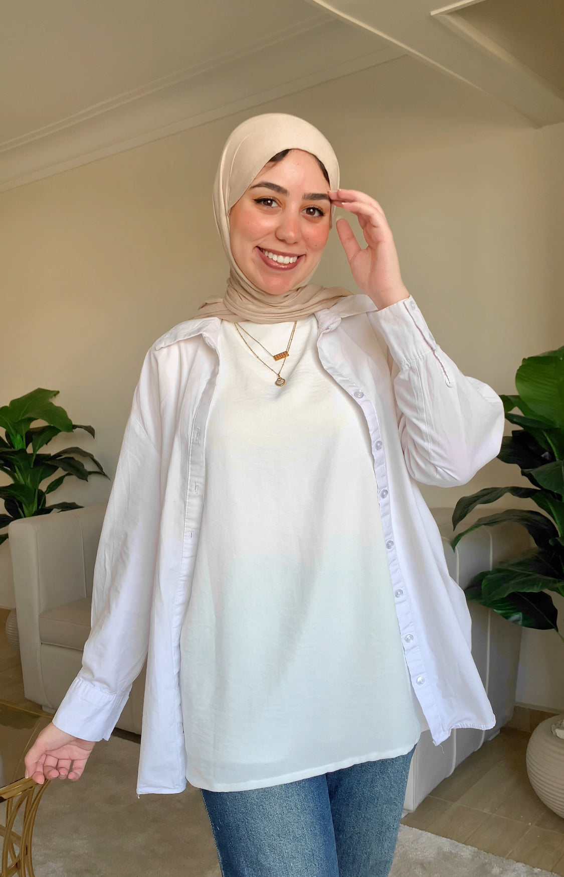 Basic Top🎁 White مقاس الثالث ( large) يلبس من 75 حتي 100 كيلو
